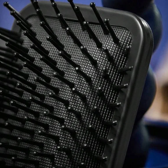 ROMWE Corpse Bride Hair Brush - Picture 4 of 8